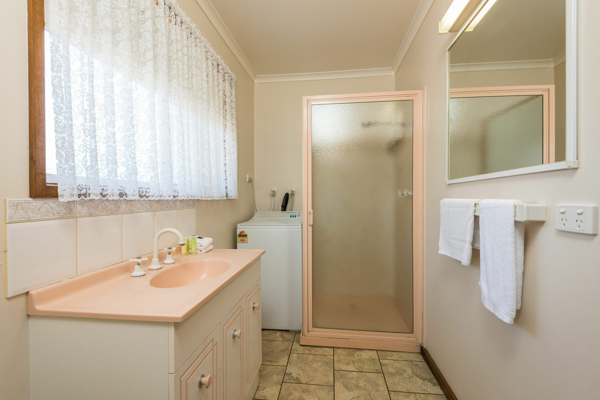 Lakes Jakaranda Holiday Units Lakes Entrance Εξωτερικό φωτογραφία
